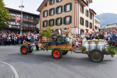 Yıllık kırsal yaylacılıktan geçit töreni Kerns