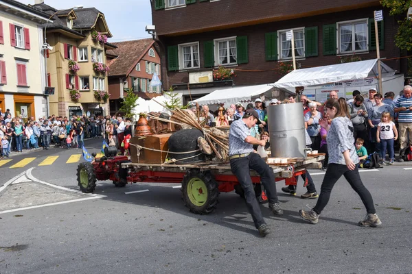 Yıllık kırsal yaylacılıktan geçit töreni Kerns