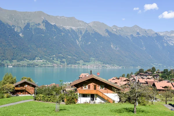 Paisaje rural de Iseltwald en la región de Jungfrau —  Fotos de Stock
