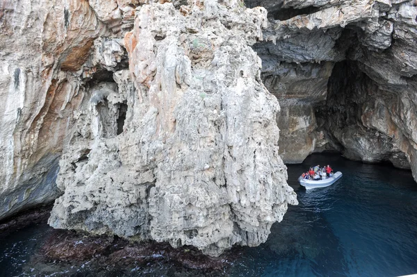 La cueva de Cormorani en Cerdeña — Foto de Stock