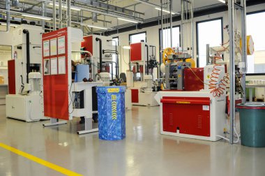 uygun evde beslenen hayvan geri dönüşüm konteyner
