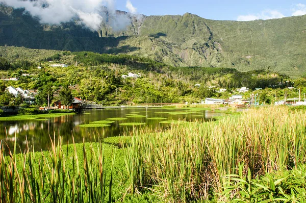 Jezero v Cilaos na ostrově Réunion — Stock fotografie