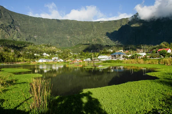 Jezero v Cilaos na ostrově Réunion — Stock fotografie