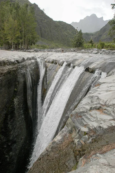 Trois Roches vattenfall vid Mafate på Reunion Island — Stockfoto