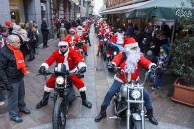 Noel geçit töreni kim bir motosiklet sürücüsü Santa kipi