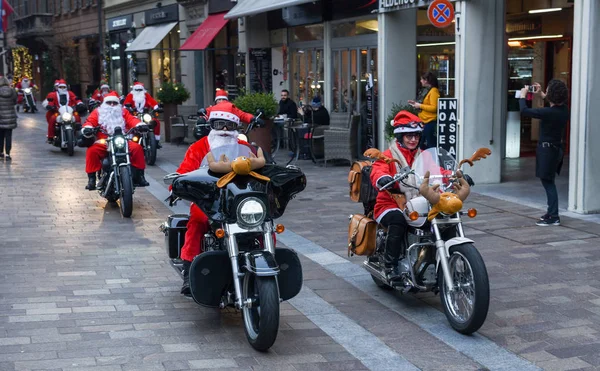 Noel geçit töreni kim bir motosiklet sürücüsü Santa kipi