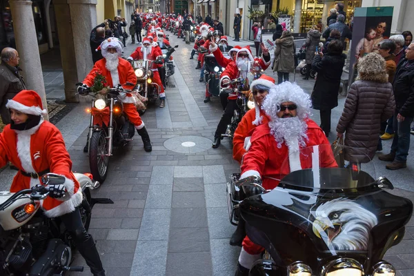 Noel geçit töreni kim bir motosiklet sürücüsü Santa kipi