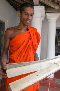 Budist rahip Kutsal ile