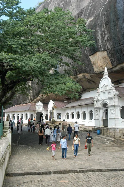 Boeddhisten grot-tempel in Dambulla over Sri Lanka — Stockfoto
