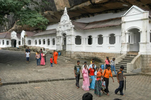 Buddhists' cave temple in Dambulla on Sri Lanka — Stock Photo, Image
