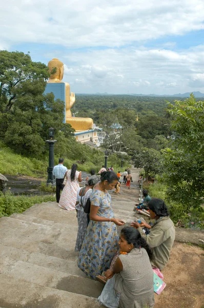 Templo de oro en Dambulla en Sri Lanka — Foto de Stock