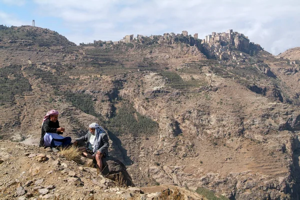 Le village d'Al Hajjarah sur les montagnes Haraz — Photo