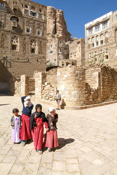 Thula üzerinde yürüyen insanlar — Stok fotoğraf