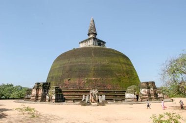 Shiva Devale stupa Polonnaruwa berbat Unesco Dünya Mirası