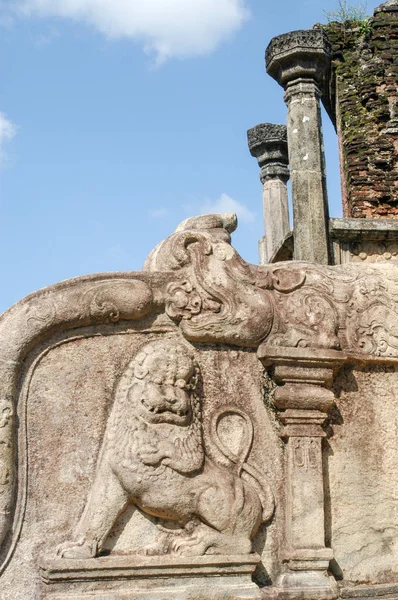 Detail van Vatadage (ronde huis) op Polonnaruwa ruïne — Stockfoto