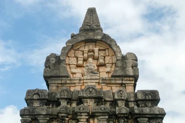 Templo de Nalanda Gedige, antigo edifício de pedra completo perto de Mata — Fotografia de Stock