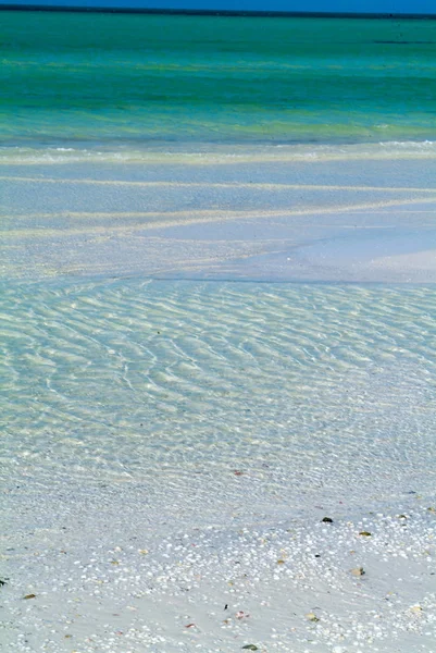オルボッシュ島の熱帯のビーチ — ストック写真