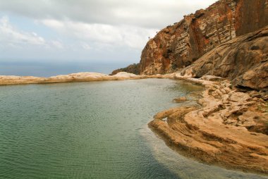 Sokotra Adası üzerinde Homhil dağ gölü