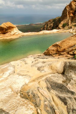 Sokotra Adası üzerinde Homhil dağ gölü