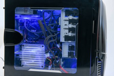 Işıklı bilgisayar donanım