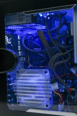 Işıklı bilgisayar donanım