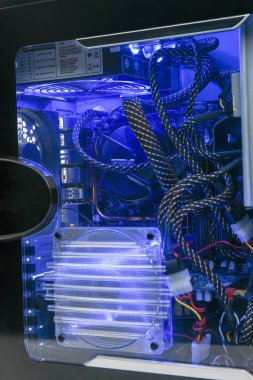 Işıklı bilgisayar donanım