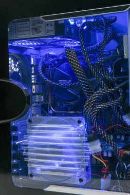 Işıklı bilgisayar donanım