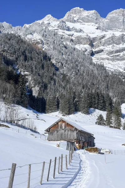 Paisaje rural de invierno de Engelberg — Foto de Stock