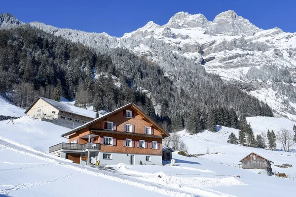 Rural winter landscape of Engelberg on the Swiss alps — Stock Photo, Image