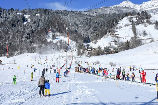 Sklon Engelberg ve švýcarských Alpách — Stock fotografie