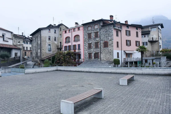 Le village de Sonvico sur la partie italienne de la Suisse — Photo