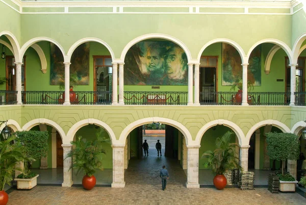 Cortile centrale del palazzo dei governatori a Merida in Messico — Foto Stock