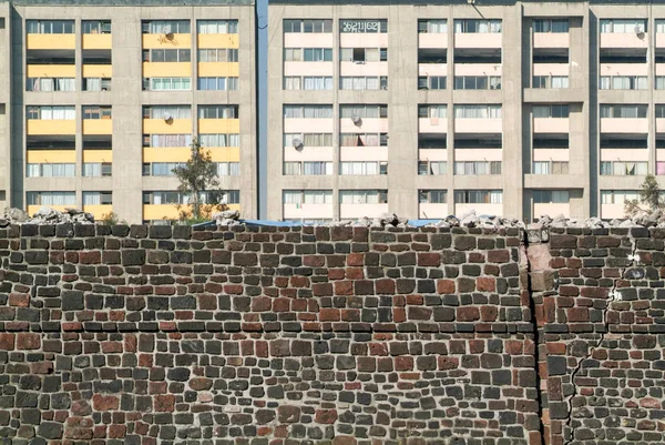 Três Praça da Cultura em Tlatelolco Cidade do México, México — Fotografia de Stock