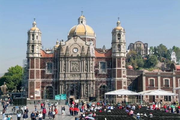 Mexico City, Mexikó: a Guadalupei Szűzanya bazilika — Stock Fotó
