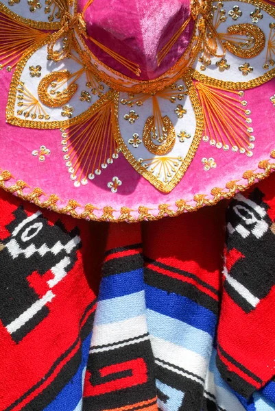 Poncho México y sombrero serape — Foto de Stock