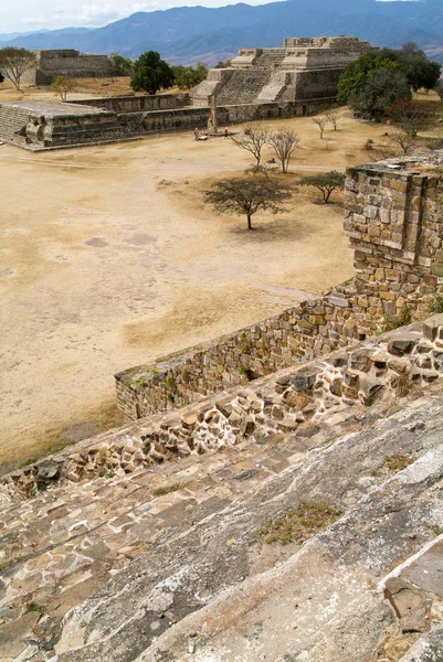 Mayské město zřícenina v Monte Alban poblíž města Oaxaca — Stock fotografie