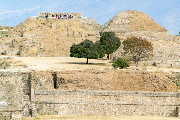 Mayské město zřícenina v Monte Alban poblíž města Oaxaca — Stock fotografie