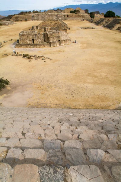 Руины города Майя в Монте-Альбане недалеко от города Оахака — стоковое фото