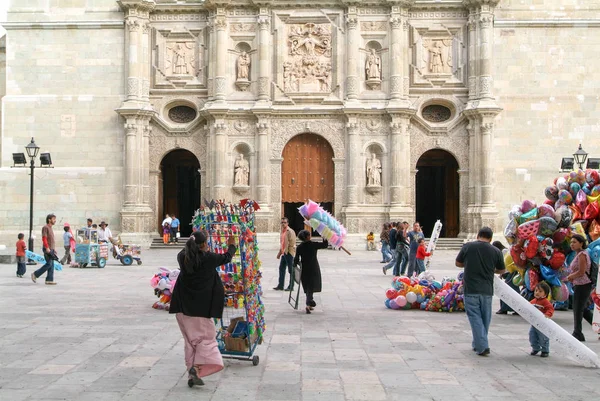 Oaxaca üzerinde Santo Domingo de Guzman Kilisesi — Stok fotoğraf