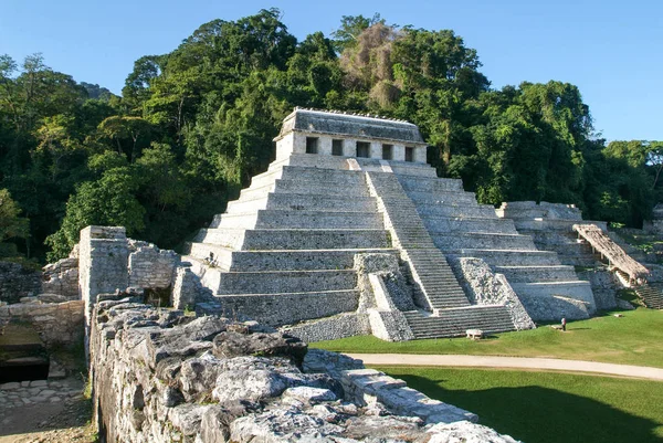 Tempel van inscripties in de oude Maya stad van Palenque — Stockfoto