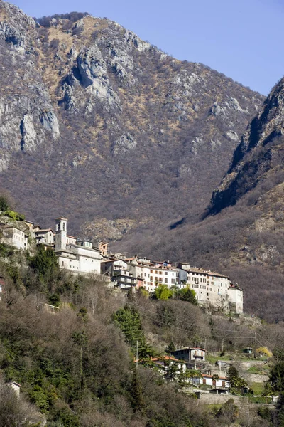 Aldeia de San Mamete no município de Valsolda — Fotografia de Stock