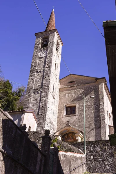 Kyrkan av San Mamete i Valsolda kommun — Stockfoto