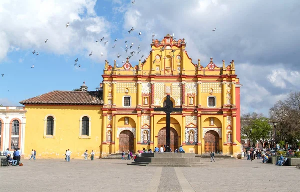 La catedral de San Cristóbal de las Casas en México — Foto de Stock