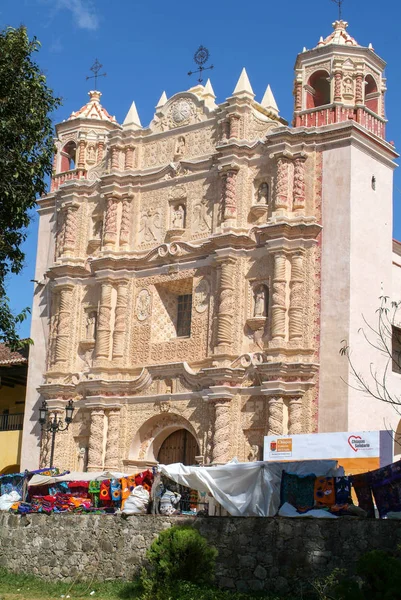 Церква Святої Домінго в Сан-Крістобаль-де-Лас-Касас — стокове фото