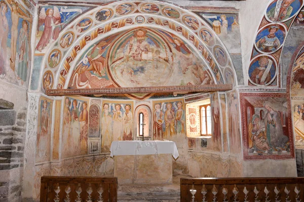 Frescos dentro de la iglesia de San Carlo di Negrentino, Suiza — Foto de Stock