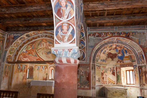 Freskók a templom a San Carlo di Negrentino, Svájc — Stock Fotó
