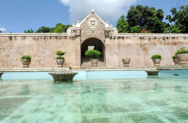 塔曼纱丽水宫的日惹爪哇岛上 — 图库照片