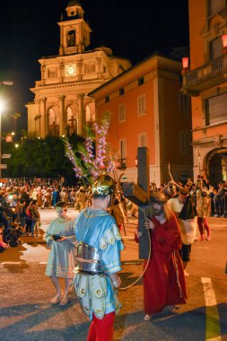 Paskalya'da İsa'nın çarmıha yıllık alayı 