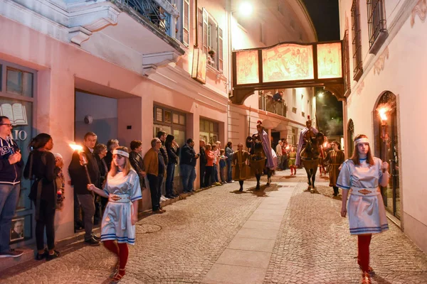 Procesión anual de la crucifixión de Jesucristo en la Pascua — Foto de Stock