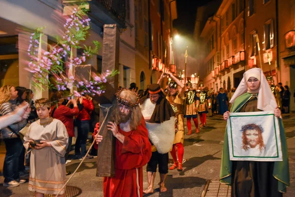 Årlig procession av korsfästelsen av Jesus Kristus vid påsk — Stockfoto